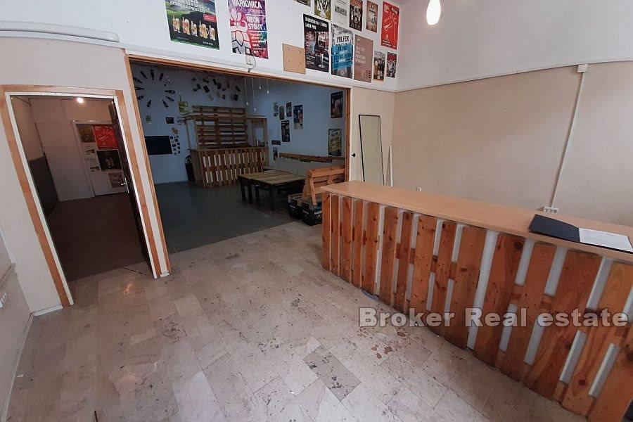 Espace d'affaires sur la côte ouest de Split.