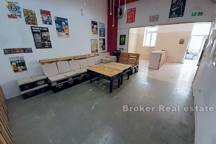 Espace d'affaires sur la côte ouest de Split.