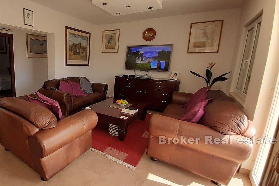 Casa indipendente con vista mare