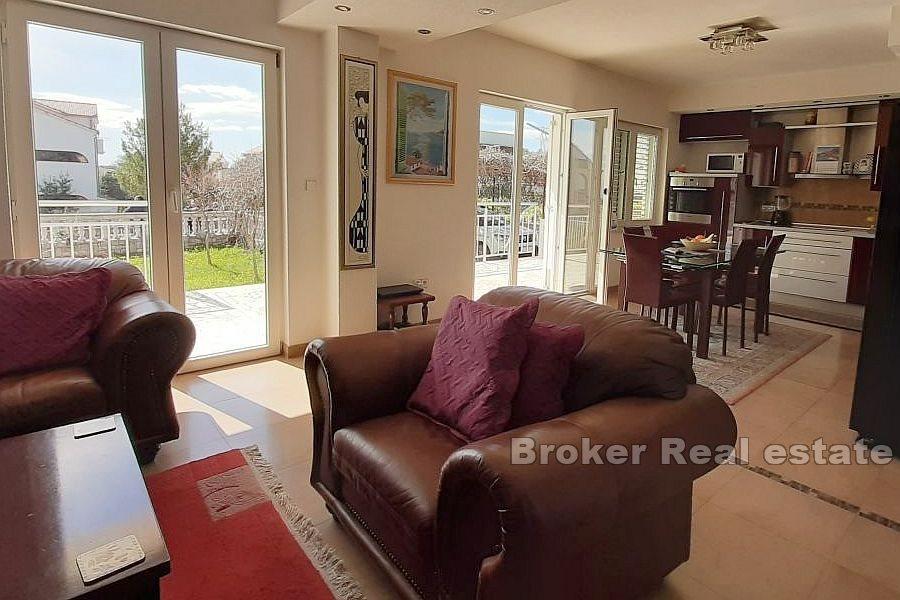 Casa indipendente con vista mare