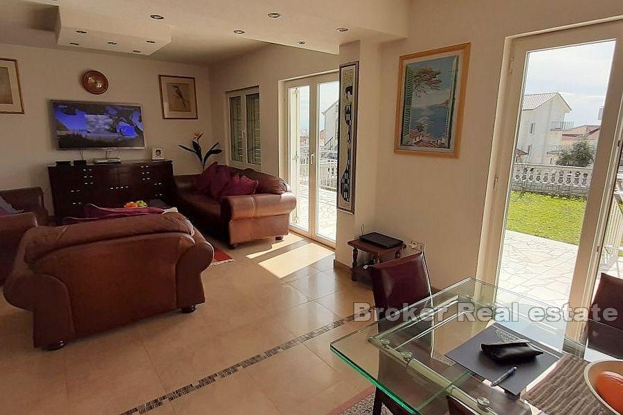 Casa indipendente con vista mare