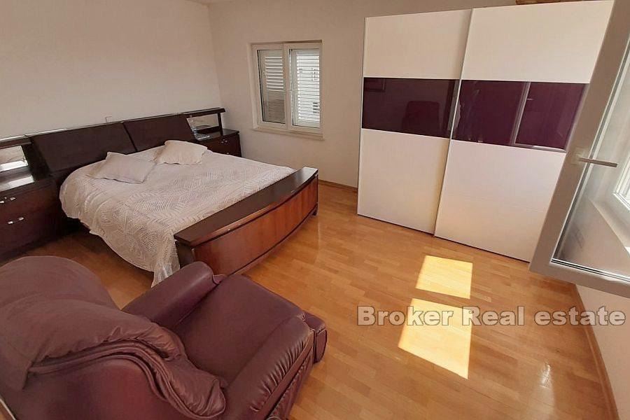 Casa indipendente con vista mare