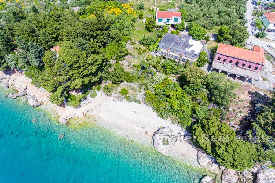 House in the first row to the sea