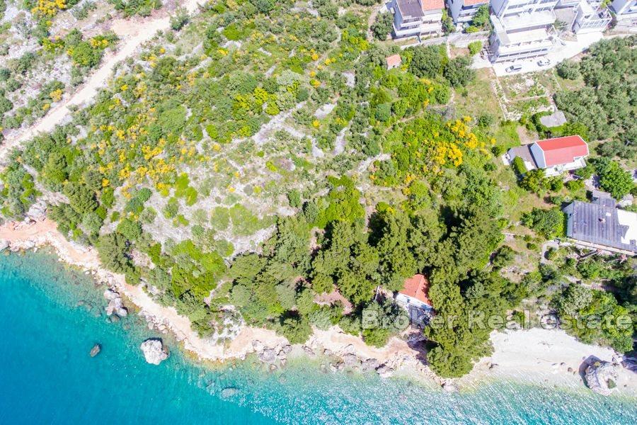 Земля под застройку в первом ряду от моря