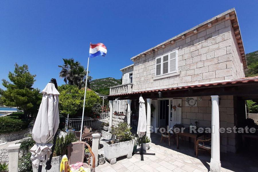 Restoran u prvom redu do mora