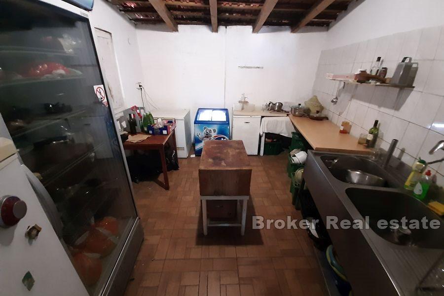 Restaurace v první řadě k moři