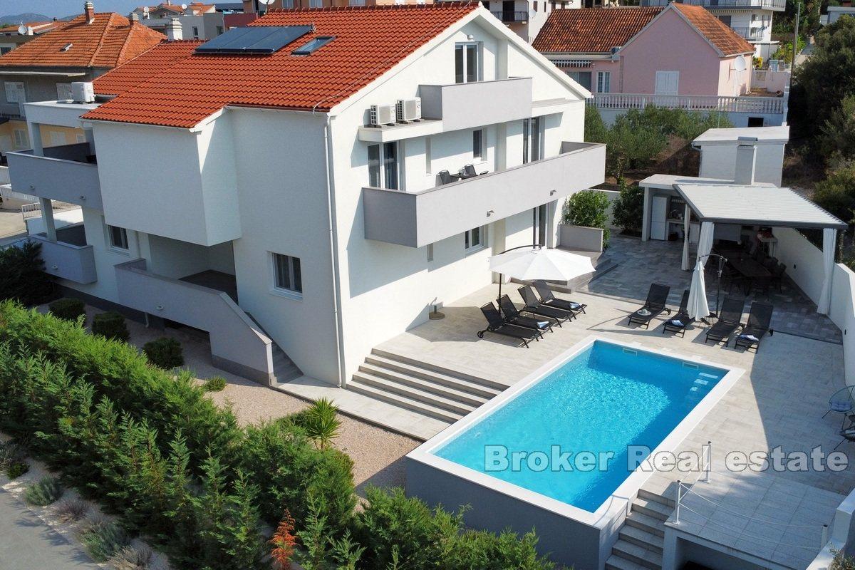 Maison avec piscine et vue mer