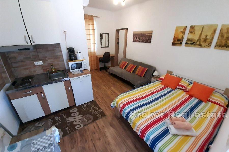 Maison avec appartements et piscine