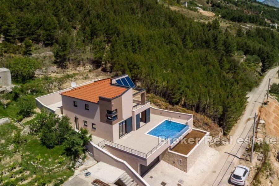 Villa moderne avec piscine