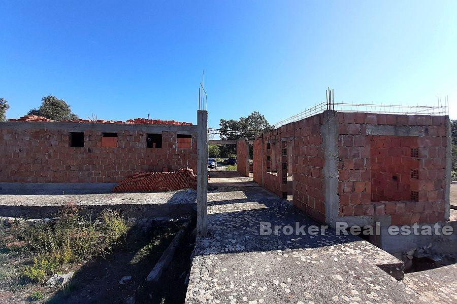 Casa indipendente incompiuta