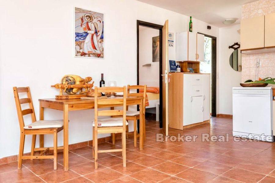 House with pool and sea view