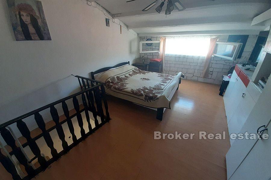 House in a row, on 4 floors