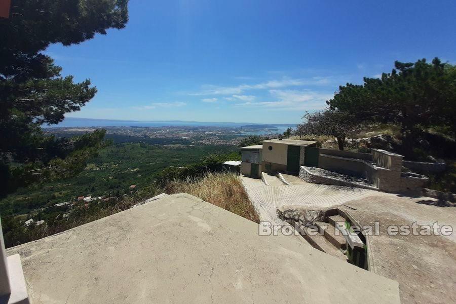 Property with open sea view