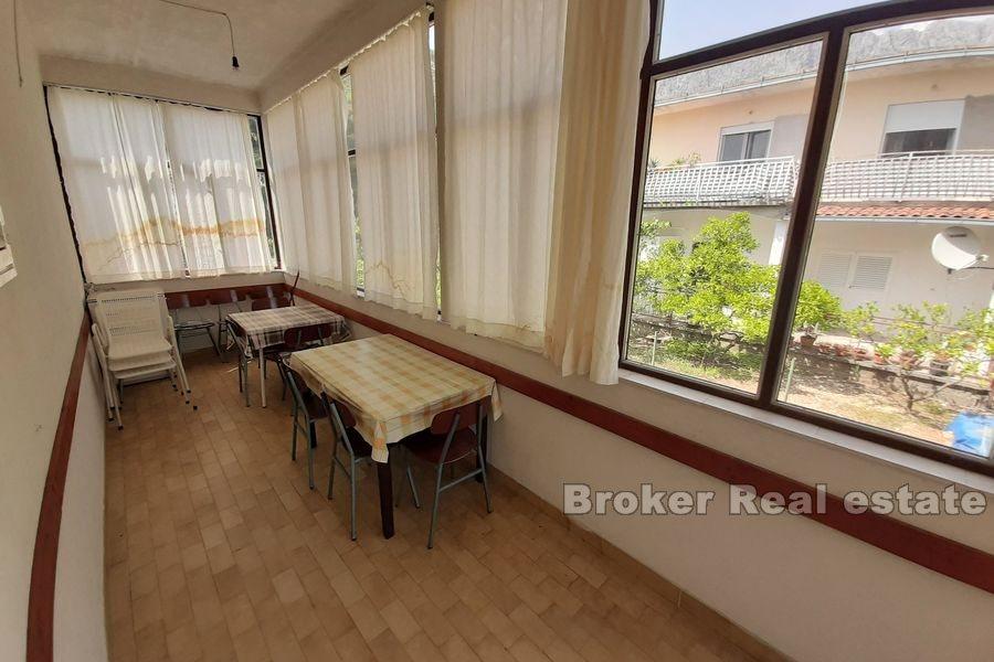 Detached family house