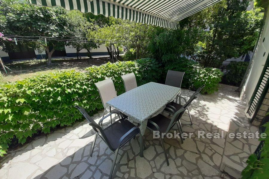 Detached house with a garden in the center