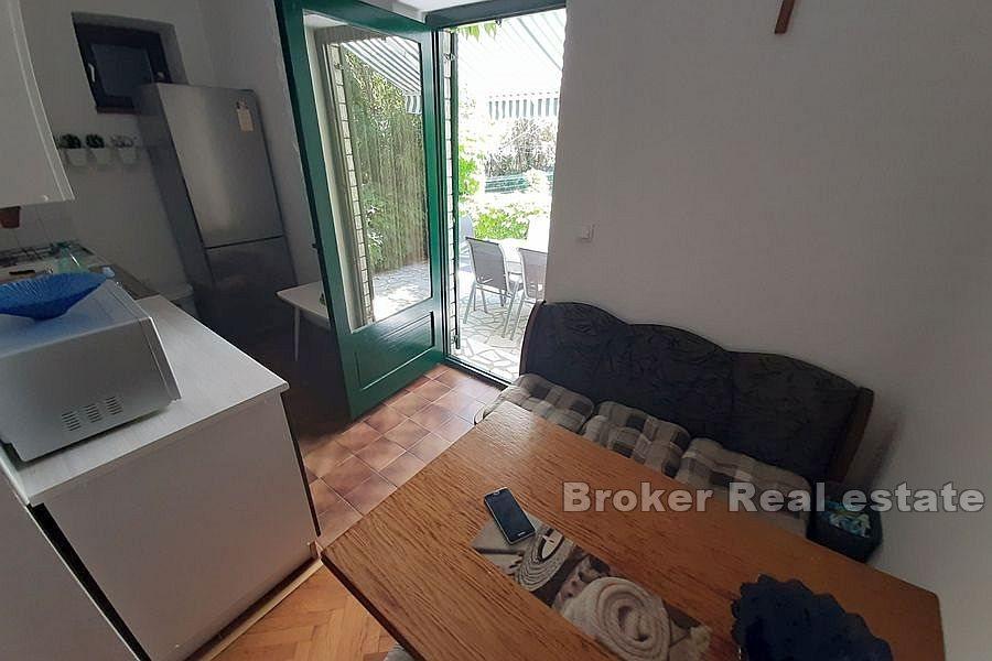 Detached house with a garden in the center