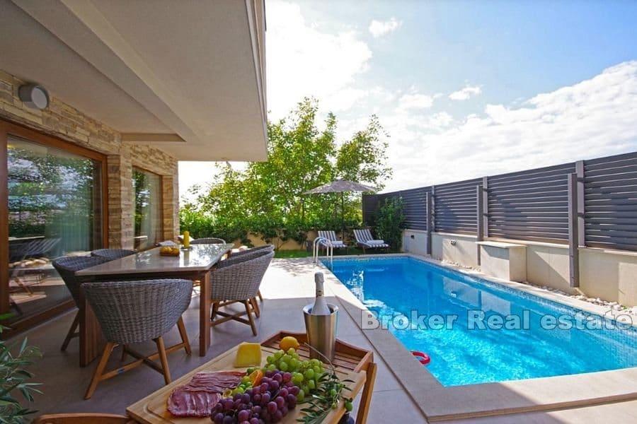 Villa mitoyenne avec vue dégagée sur la mer