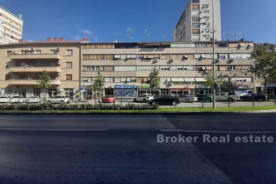 Forretningslokaler på et hyppig sted