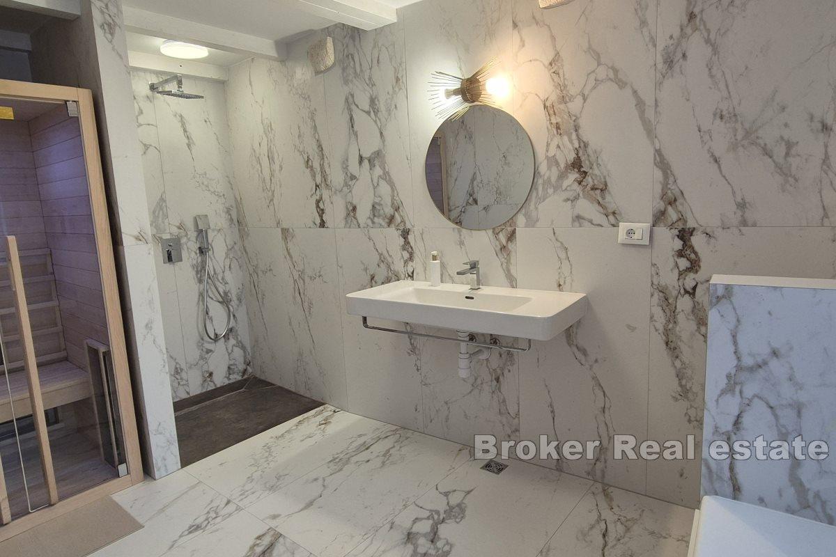 Maison en pierre rénovée près de la mer