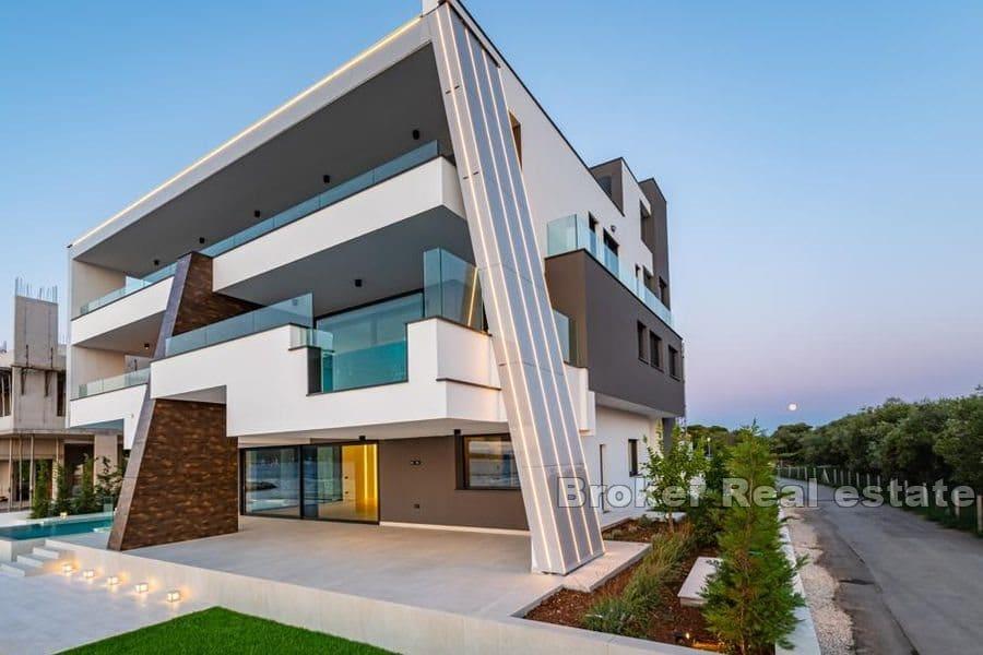 Prostorný apartmán v první řadě k moři