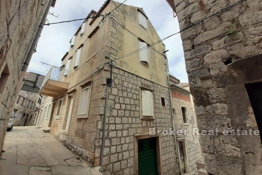 Casa semindipendente in pietra