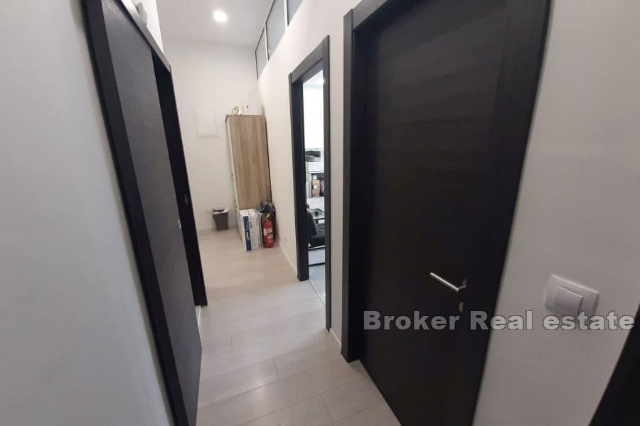 Trstenik, office space in a busy location