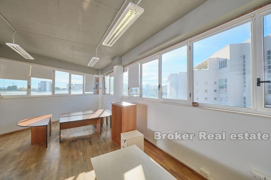 Espace commercial, à usage de bureau