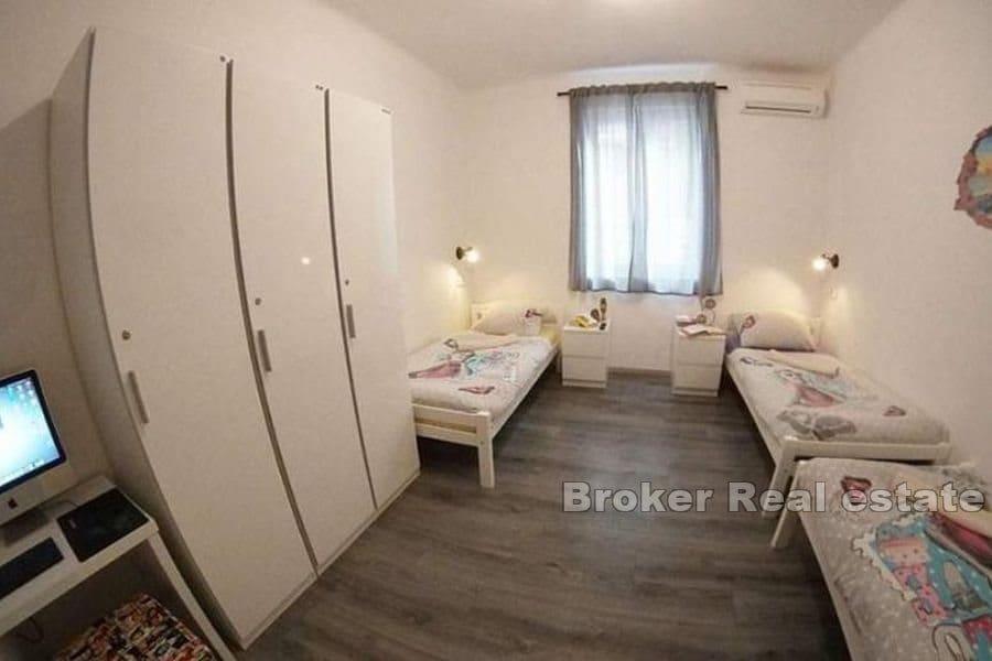 Manuš, mieszkanie pełniące funkcję hostelu
