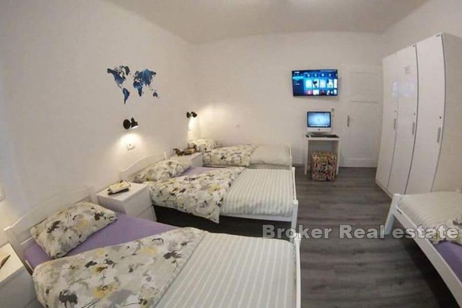 Manuš, mieszkanie pełniące funkcję hostelu