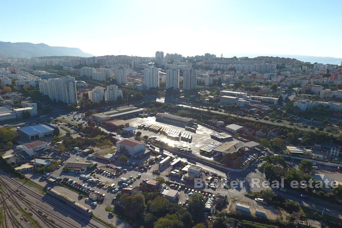 Građevno zemljište sa postojećim objektima