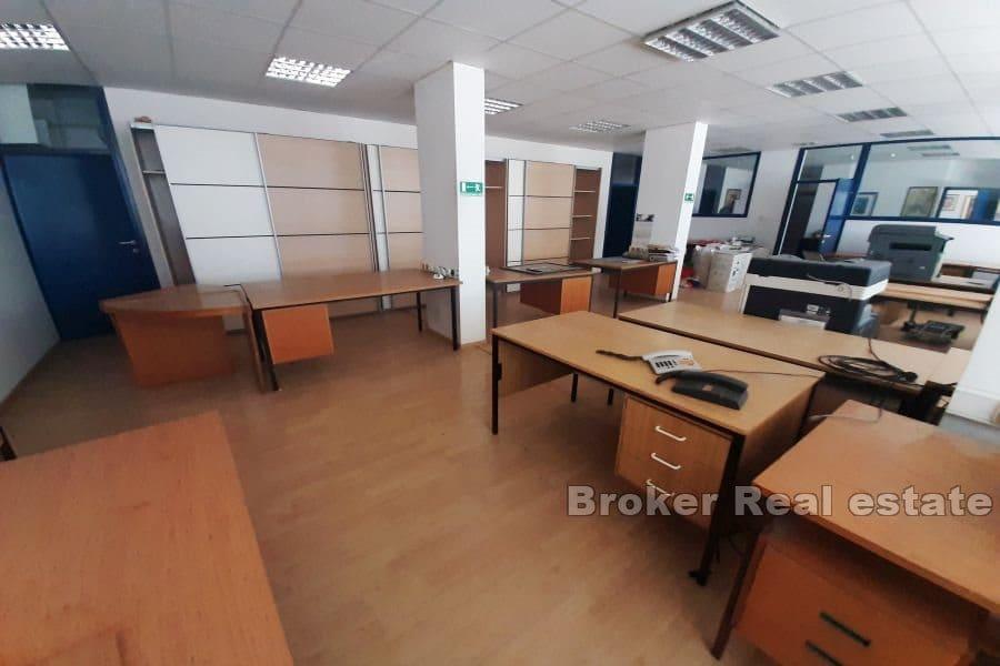 Manuš, spacious office space in a great location