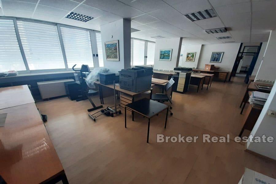 Manuš, spacious office space in a great location