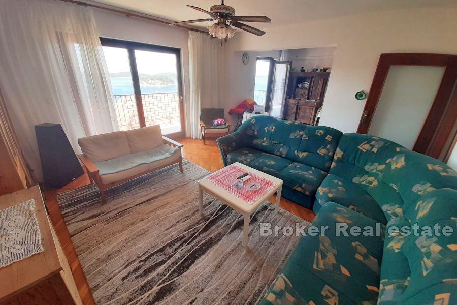 Przestronny apartament z widokiem na morze