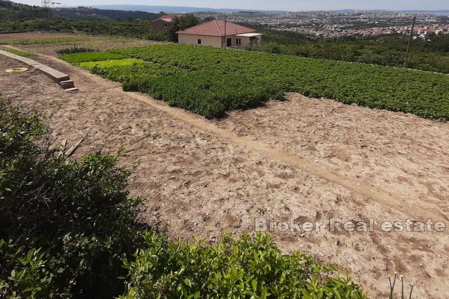 Building plot with an open view