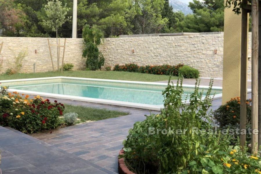 Elegantna ruralna vila s bazenom