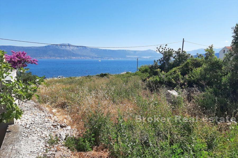 Terrain à bâtir spacieux en deuxième rangée au bord de la mer