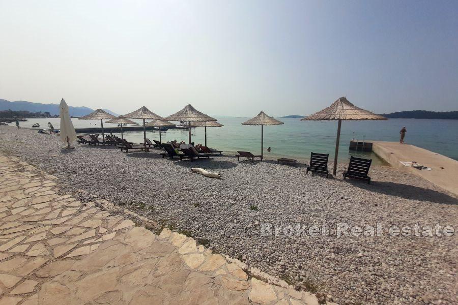 Family hotel in the first row to the sea