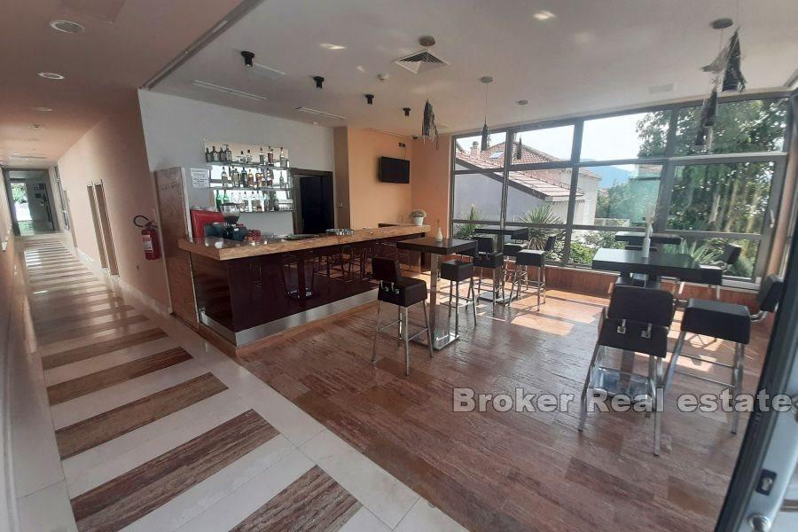 Family hotel in the first row to the sea