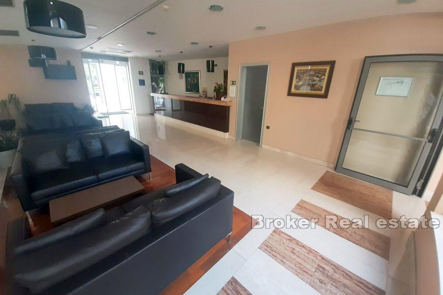 Family hotel in the first row to the sea