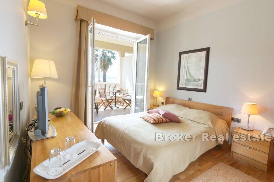 Hotel rodzinny w pierwszym rzędzie do morza