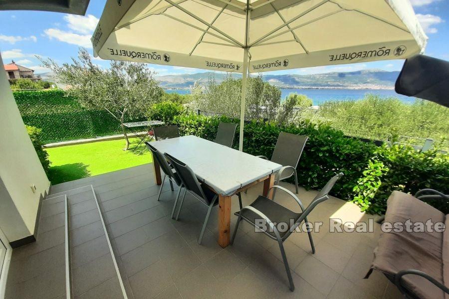 Casa a un piano con vista sul mare aperto