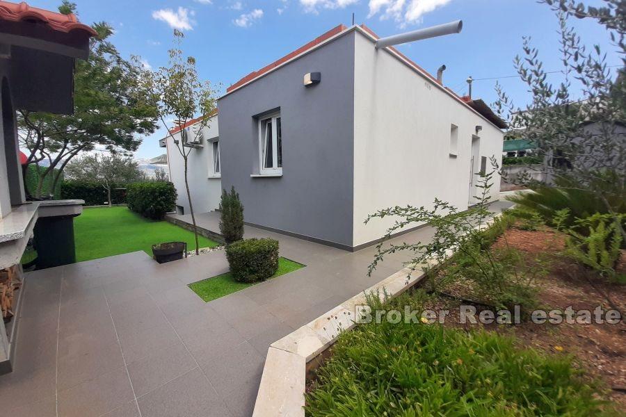Casa a un piano con vista sul mare aperto