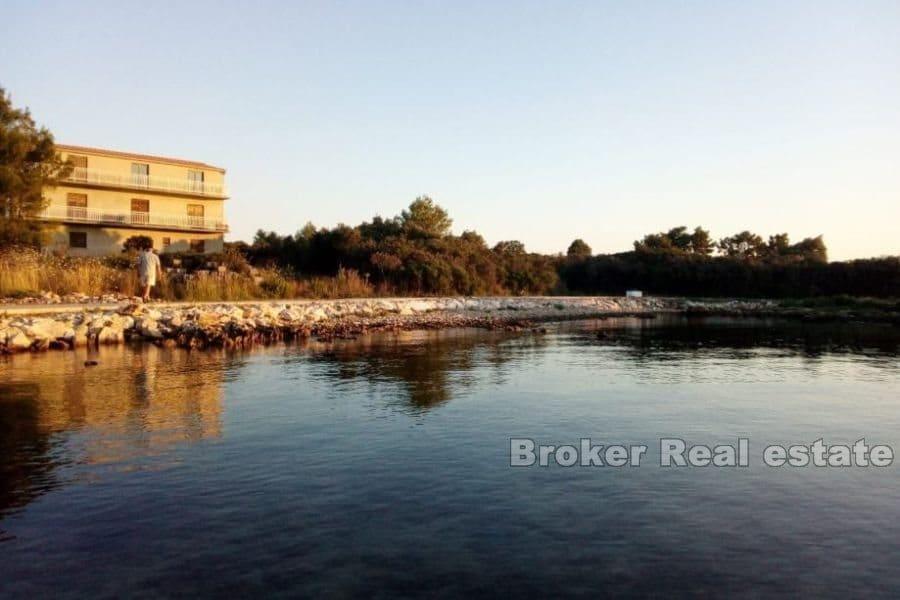 Landa i första raden vid havet