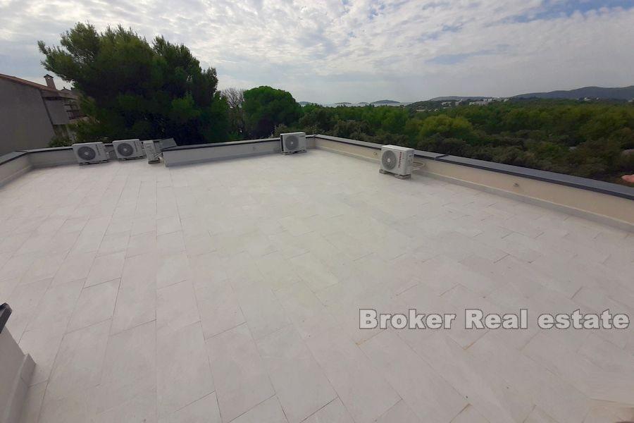 Newly built villa with swimming pool