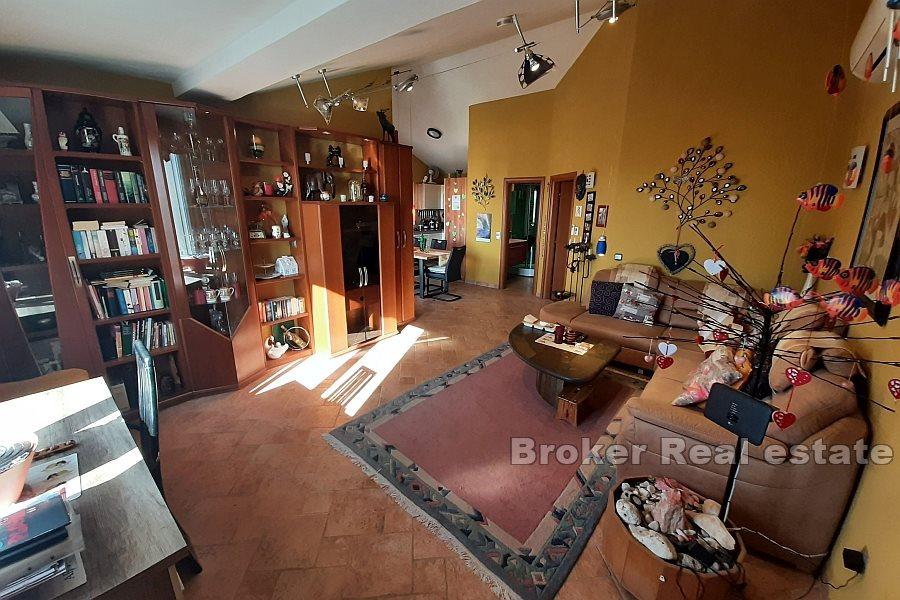 Casa indipendente con vista mare