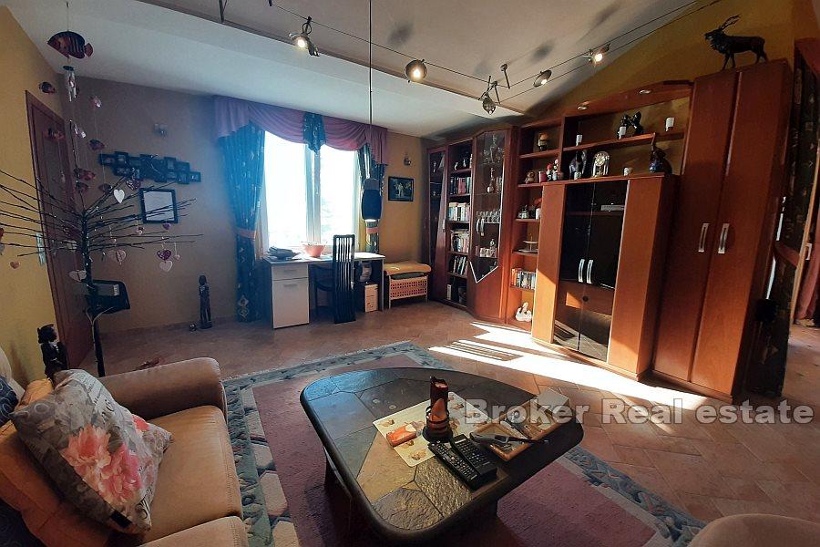 Casa indipendente con vista mare