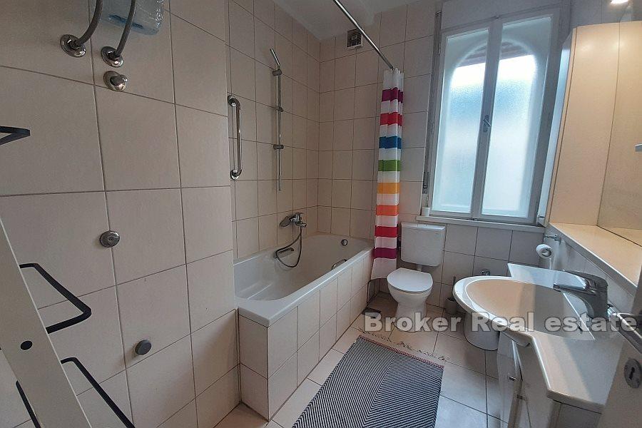 Zvončac - Vakker romslig fireroms leilighet