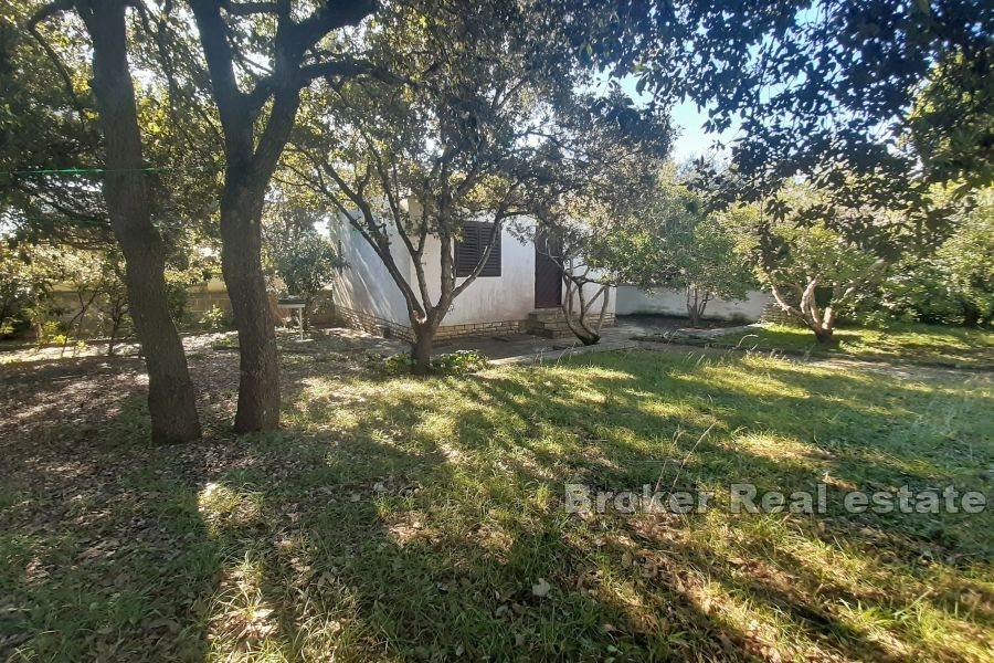 Bottenvåning för renovering nära havet