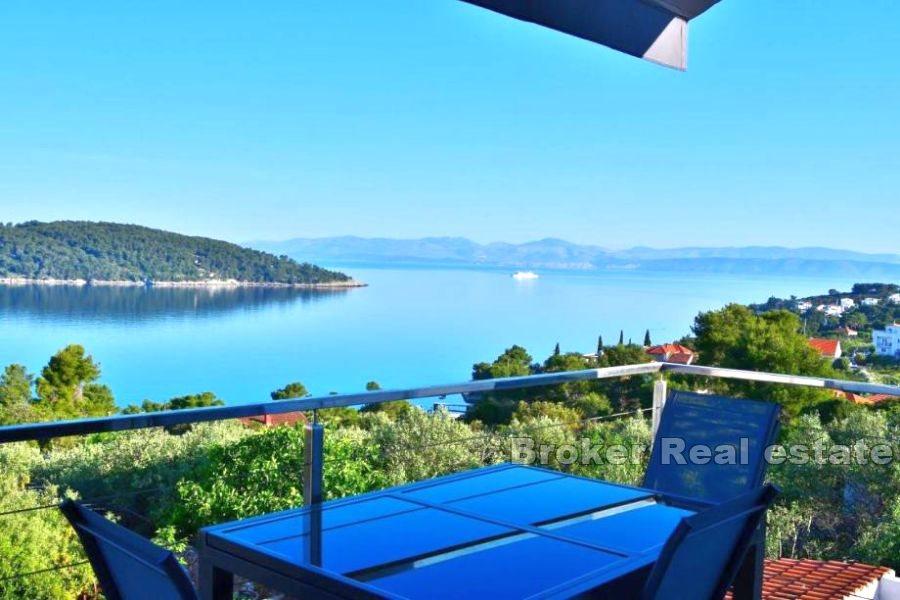 Two-bedroom apartment with open sea view