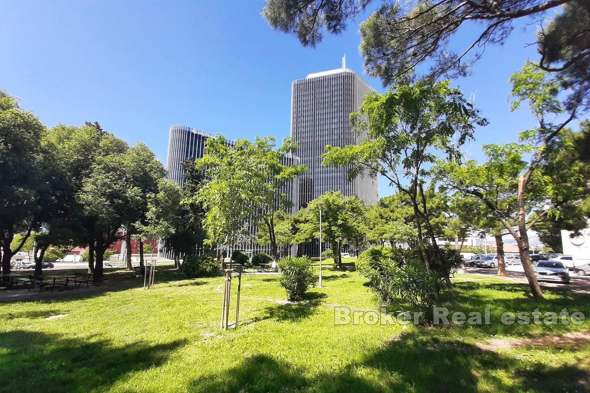 001-2016-602-split-duplex-business-space-for-rent